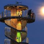 5c8b6af42300002f00e824eb