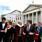 Bromeando con Pedro S&aacute;nchez en la conmemoraci&oacute;n de la muerte de Cervantes en 2016.