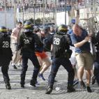 5c8b24a92500000704ca2858