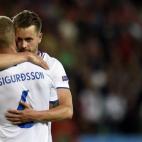 5c8b7fcf200000450470eb18