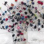 Autor de Polonia - Finalista en la categoría de paisajes: Tomada en una zona de Polonia donde las temperaturas bajan hasta los -30 grados centígrados en invierno. La nieve deja un paisaje monocromo que sólo alteran toques de color como estos.