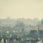 Hay varios lugares en París desde donde se pueden ver la urbe francesa, pero desde la escalinata de la basílica del Sagrado Corazón de Montmartre al atardecer las panorámicas son sencillamente sublimes.