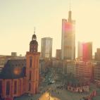 Todo un referente del shopping de la capital económica europea. Las Galerías Kaufhof cuentan con un restaurante en su terraza, a la sombra de los rascacielos del distrito financiero más importante de Alemania.