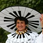 5c8b1d272000009e04702c5e