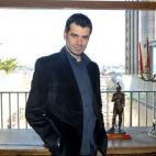 5c8a483c240000f404a2e0b5