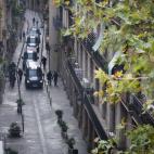 Antidisturbios recorren las calles del centro de Barcelona.