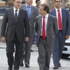 El presidente de la Asociación Española de Banca, Jose María Roldán (i),