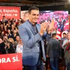 Pedro Sánchez, el primero de los candidatos esta tarde, en Alcalá de Henares