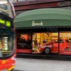 De una pequeña tienda de barrio a convertirse en uno de los almacenes más importantes del mundo hay un trecho y Harrods lo consiguió. Hoy en día es una tienda de lujo que se podría comparar con un museo. Ver más fotos de Harrods.