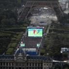 5c8b3efe240000f7054d2ff5