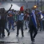 5c8b3eff2400004205a46cbf