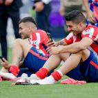 Luis Suárez no perdió un segundo en comentar la victoria por el móvil