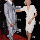 5c8a505d250000580680fd11