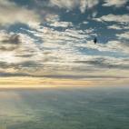 El aventurero ruso Fedor Konykhov va a dar la vuelta al mundo sin paradas y en solitario tras despegar hoy desde Northam, En Australia.