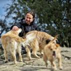 El secretario general de Podemos y candidato de Unidas Podemos a la Presidencia del Gobierno, Pablo Iglesias, ha dedicado la jornada de reflexi&oacute;n a pasear con sus perros, tal y como ha se&ntilde;alado este s&aacute;bado en su cuenta de Tw...