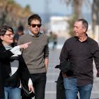 &Iacute;&ntilde;igo Errej&oacute;n, candidato de M&aacute;s Pa&iacute;s, ha ido a pasear por la playa de la Malvarrosa de Valencia junto a M&oacute;nica Oltra y Joan Baldov&iacute;, de Comprom&iacute;s.