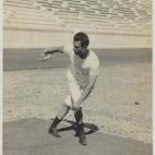 El atleta griego Panagiotis Paraskevopoulos, preparado para lanzar el disco.