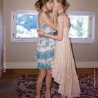 Urban Outfitters recibió críticas por parte de la comunidad antigay por esta foto de su catálogo de abril de 2012 en el que aparecían dos chicas besándose. Una asociación llamada 'Un millón de madres' escribió en su web: "En la página ...