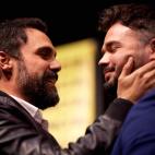 Roger Torrent felicita, suponemos, a Gabriel Rufián