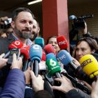 Abascal, atendiendo a la prensa.