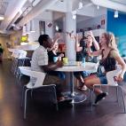 5c8b38322000009d03706d13