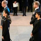 Los pr&iacute;ncipes de Gales, Guillermo y Kate, y los duques de Sussex, Harry y Meghan, en un momento del oficio religioso celebrado por el arzobispo de Canterbury.