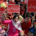 5c8b275f2400000a05a43a7f