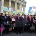 Anne Hidalgo, candidata socialista a la la alcaldía de París, posa en el Panteón durante un evento para rendir homenaje a las mujeres que han contribuido a la historia de Francia.