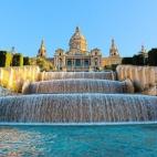 No podía faltar en la lista. Barcelona se consolida como una de las ciudades más visitadas del mundo y su Sagrada Familia, Gaudí y el mar son, sin duda, tres de los principales alicientes para los turistas. Pero aunque Barcelona se lleve la p...