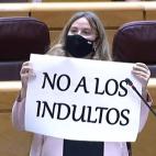 El 'show' de Cristina Ayala, la senadora del PP