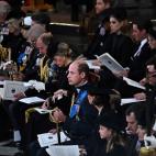 Los hijos de la reina Isabel, el pr&iacute;ncipe Guillermo, Kate Middleton y sus hijos, Jorge y Carlota, en primera fila en la abad&iacute;a de Westminster.