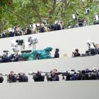 Gradas para la prensa en la entrada de la Abadía.