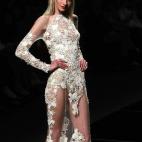 Un diseño de YolanCris en la pasarela de novias Barcelona Bridal Week 2014.