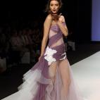 Un diseño de Jordi Dalmau en la pasarela de novias Barcelona Bridal Week 2014.