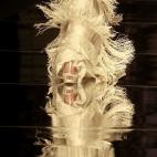 Un diseño de YolanCris en la pasarela de novias Barcelona Bridal Week 2014.