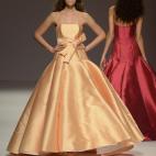 Un diseño de Cymbeline en la pasarela de novias Barcelona Bridal Week 2014.