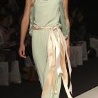 Un diseño de Matilde Cano en la pasarela de novias Barcelona Bridal Week 2014.