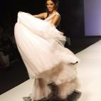 Un diseño de Jordi Dalmau en la pasarela de novias Barcelona Bridal Week 2014.