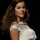 Un diseño de Cymbeline en la pasarela de novias Barcelona Bridal Week 2014.