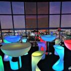 La torre Bayoke es el edificio más alto de Bangkok y gracias a sus 304 metros el Baiyoke Sky Hotel se convierte en el hotel más alto del sureste asiático. No es de extrañar, por lo tanto, que miles de turistas acudan cada día al mirador sit...