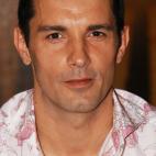 5c8ae8ae240000f404a3e320