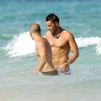 5c8ae8b22000009d036ff237