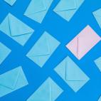 Para ahorrar 4.300 euros en seis meses. Coger 100 sobres, escribir un n&uacute;mero del 1 al 100 en cada uno y luego meterlos en una caja. Cada d&iacute;a se coge un sobre al azar y se mete en su interior la cifra que dice fuera. Luego ese ...