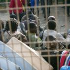 La Guardia Civil se queja de que carece de un protocolo de actuación, y las autoridades de la ciudad autónoma han pedido medidas más firmes y más ayuda al Gobierno y a la UE.