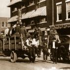 Varios heridos, en su mayoría negros, son llevados al hospital