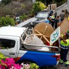 Vecinos de Todoque desalojando sus viviendas.