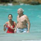 5c8a3b81260000e804fe14fe