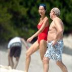 5c8a3b82250000580680e0bd