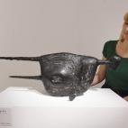 Figure Lying on its Side (1957). Obra del artista Kenneth Armitage.