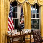 Banderas y fotos de familia.